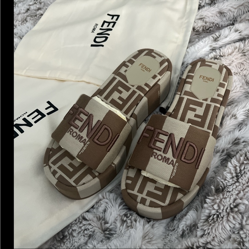 Fendi slides platform